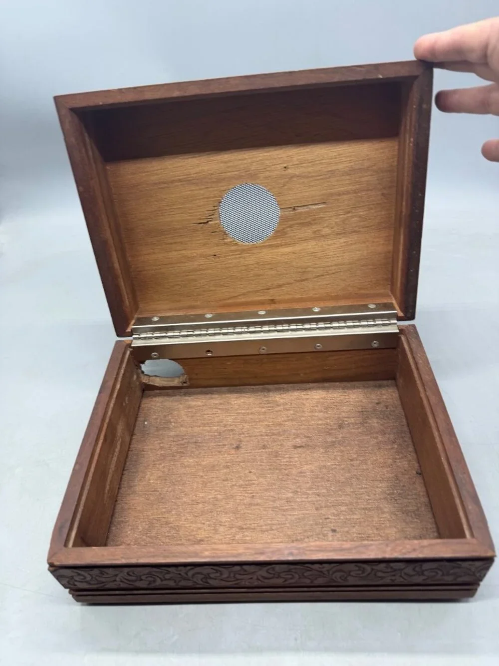 Hand-Carved Wooden Trinket Box With Intricate Floral Design & Hinged Lid READ